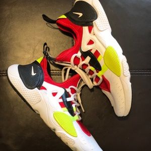 Size 5y Nike huarache sneakers